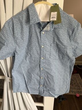 NWT Target Men’s Light Blue Floral Short-Sleeve Button-Down Shirt